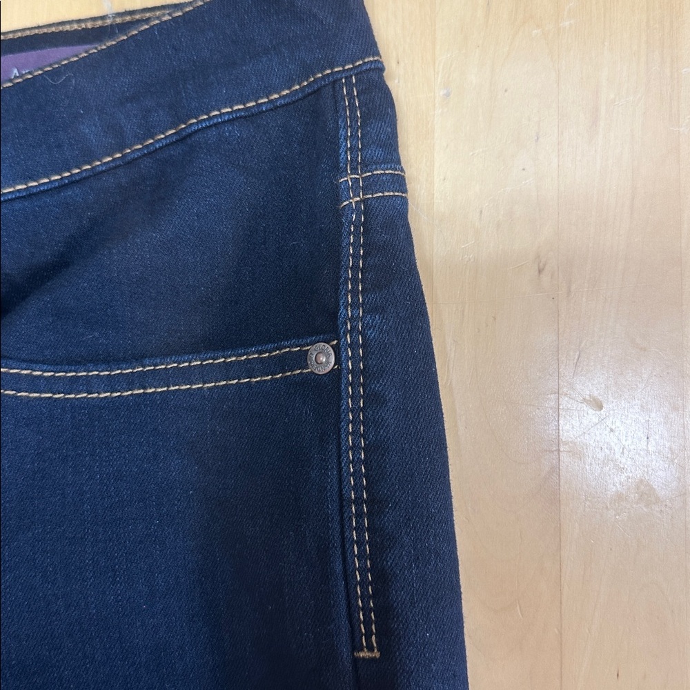 NWT Size 18, Gloria Vanderbilt Blue Jeans - Picture 9 of 9
